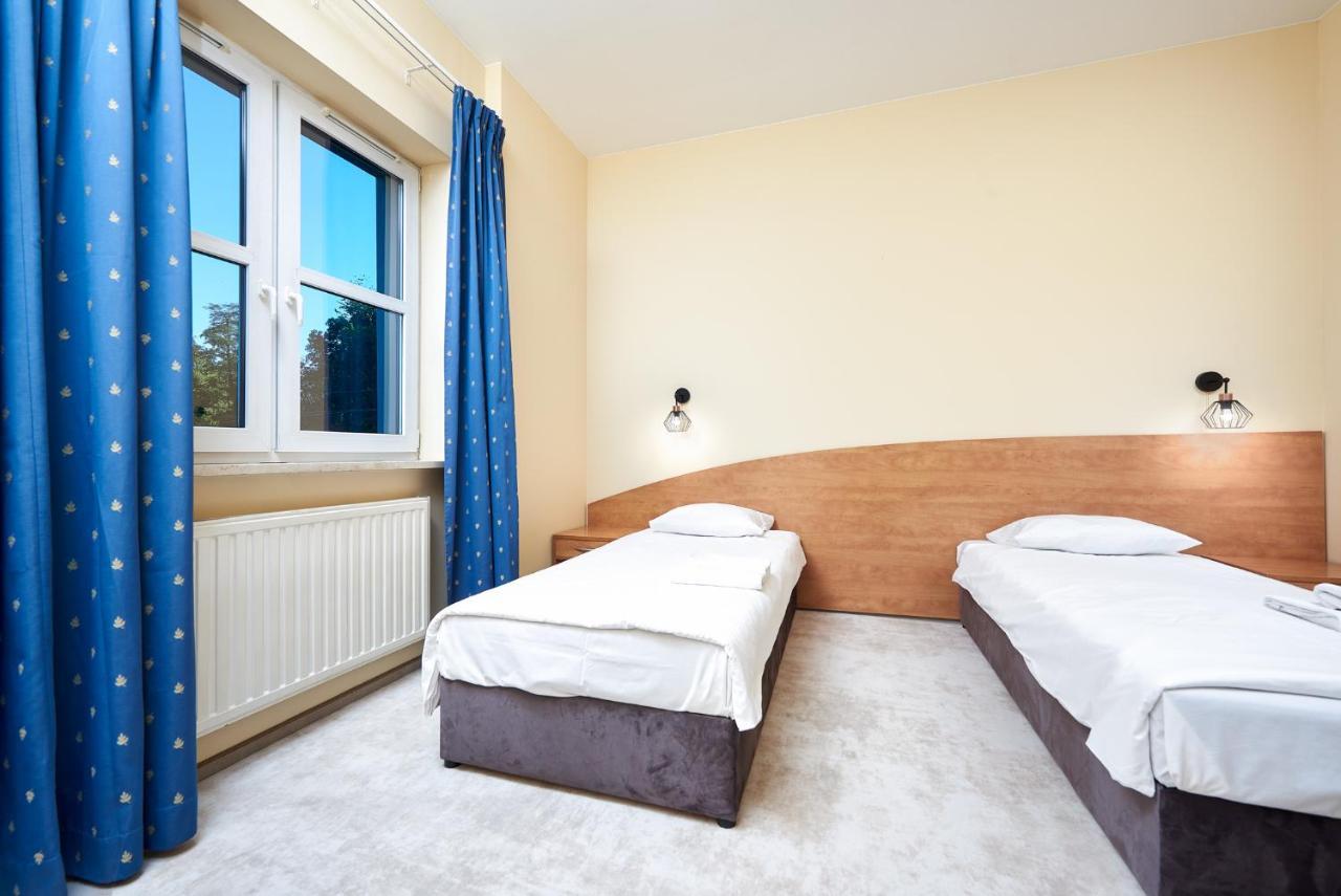 Hotel Anton By Dns Pruszków Exteriör bild